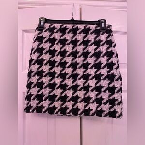 H&M Black and White Houndstooth Mini Skirt